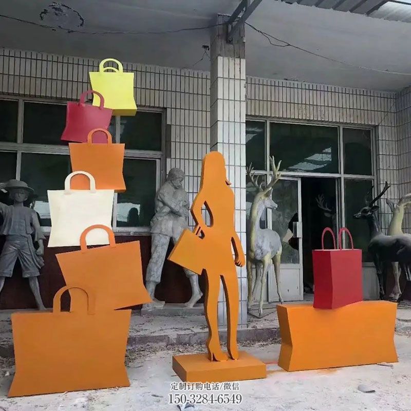 房地產(chǎn)購物人雕塑精品，標(biāo)識(shí)雕塑，小區(qū)不銹鋼購物人雕塑供給