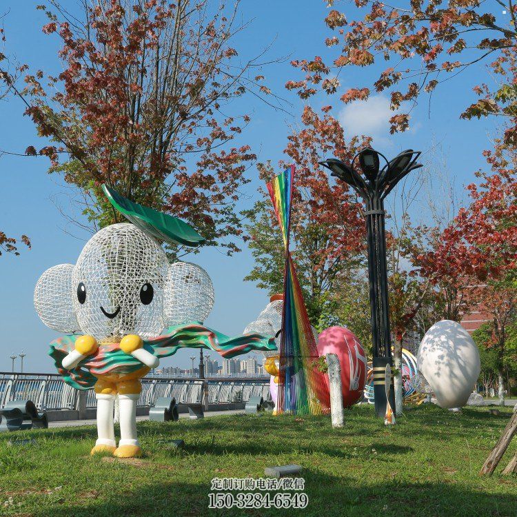 戶外鏤空卡通雕塑供應，花園小品，鐵藝卡通雕塑展品