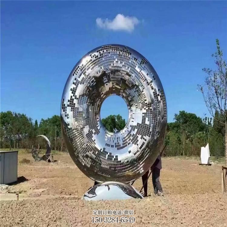 鏤空圓環(huán)雕塑制造商，美陳雕塑，不銹鋼圓環(huán)雕塑供給